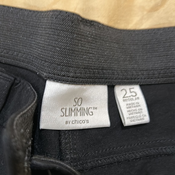 So slimming black jeans w/ leather piping on front pockets size 2.5 - Picture 4 of 5